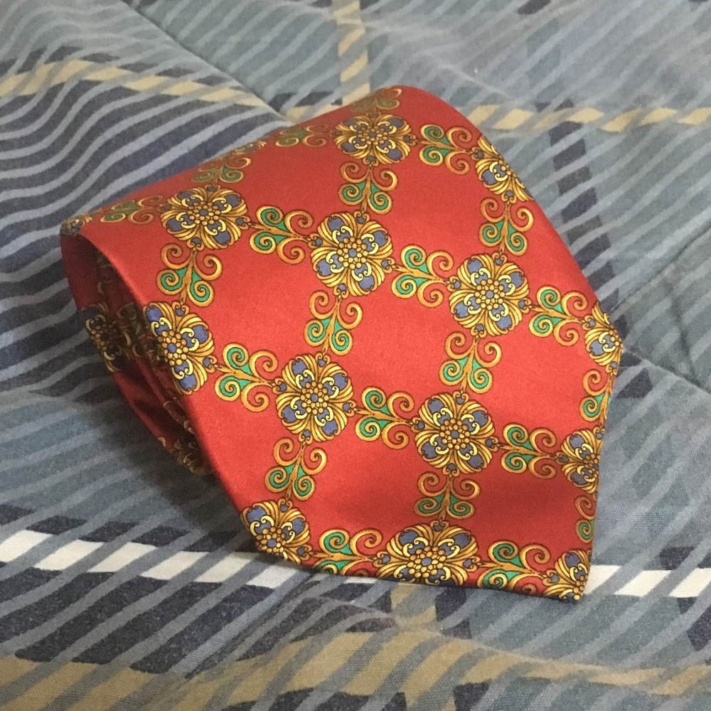 Countess Mara Red geometric pattern 100%silk tie